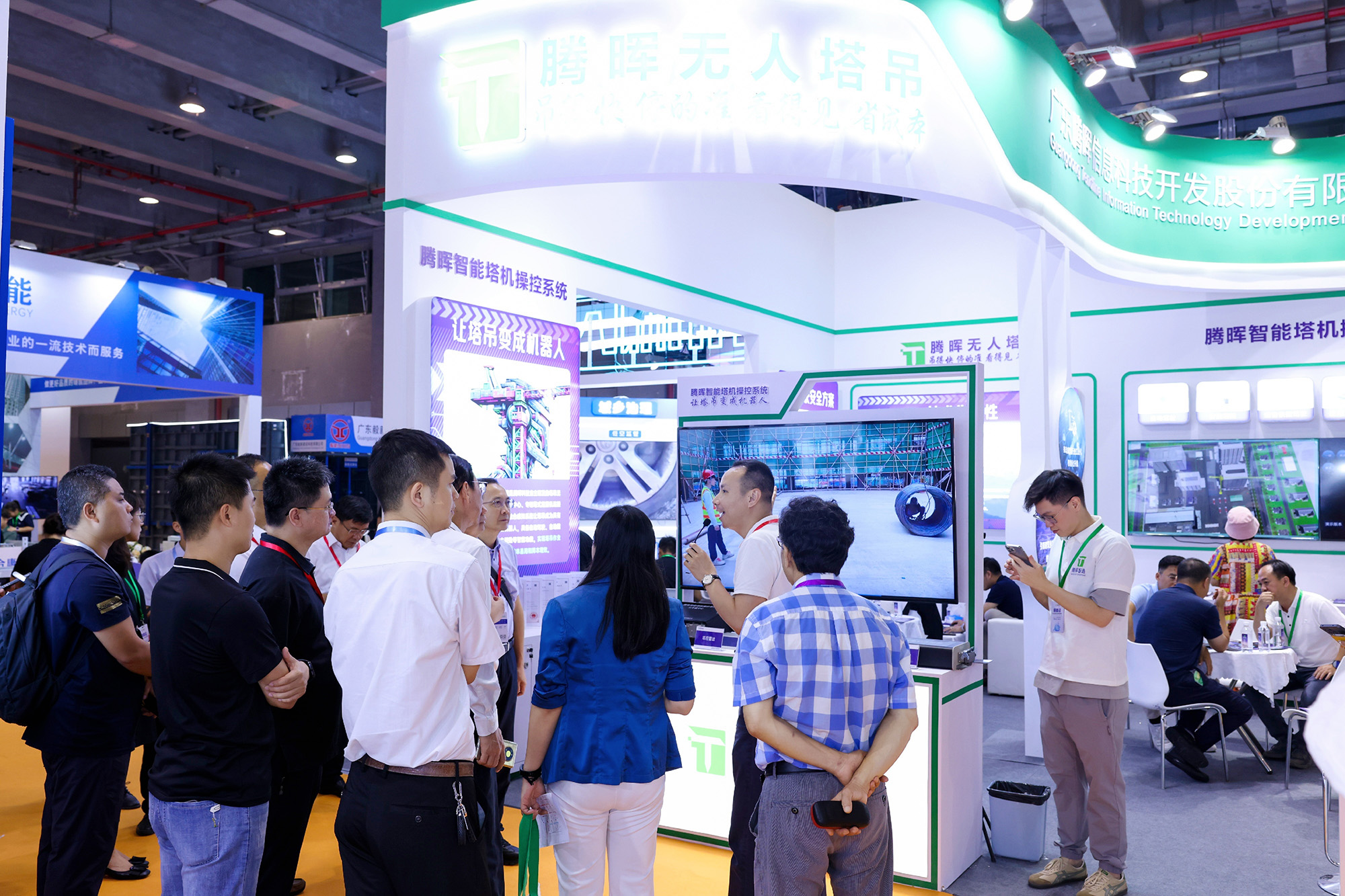 實(shí)力踐行新質(zhì)生產(chǎn)力，騰暉無(wú)人塔吊在廣東新型建筑工業(yè)化與裝配式建筑、智能建筑展又獲盛贊